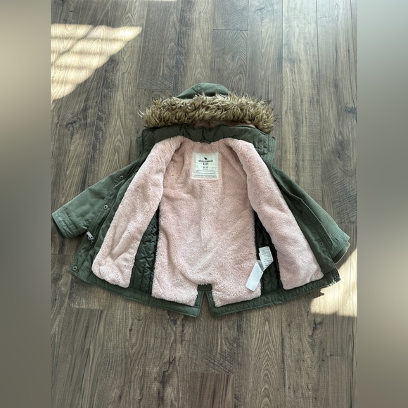 Girls Abercrombie & Fitch jacket - Picture 3 of 4